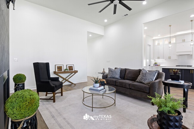 Building Photo - 237 Kathryn's Ct