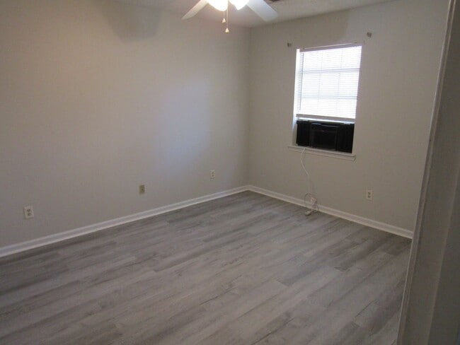 Building Photo - Beautiful 3bd/2ba