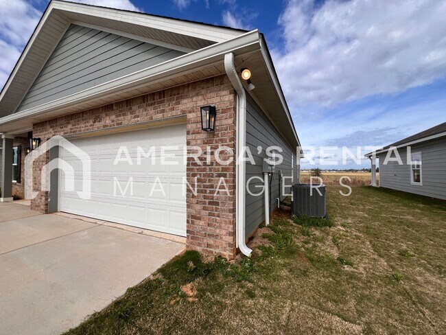 Building Photo - 21521 Tawny Lp