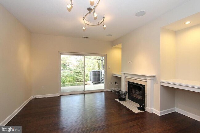 Building Photo - 18112 Windsor Hill Dr