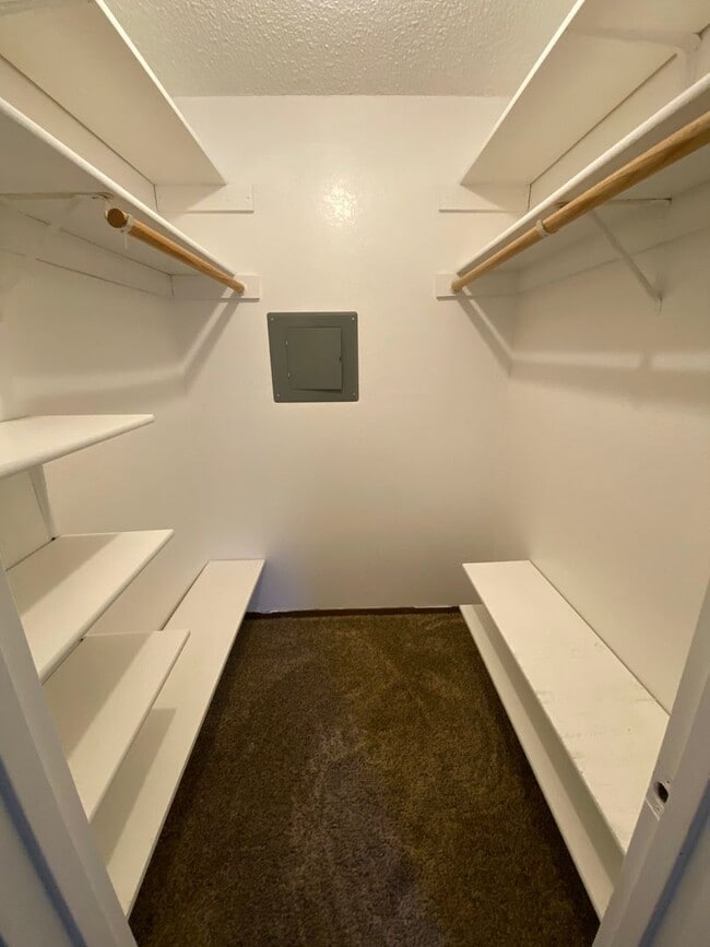 Building Photo - Two bedroom Two bath Condo close to the NV...