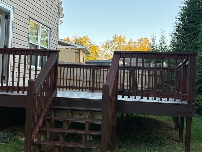 Building Photo - Knoxville 37923 - 3 bedroom, 2.5 bath home...