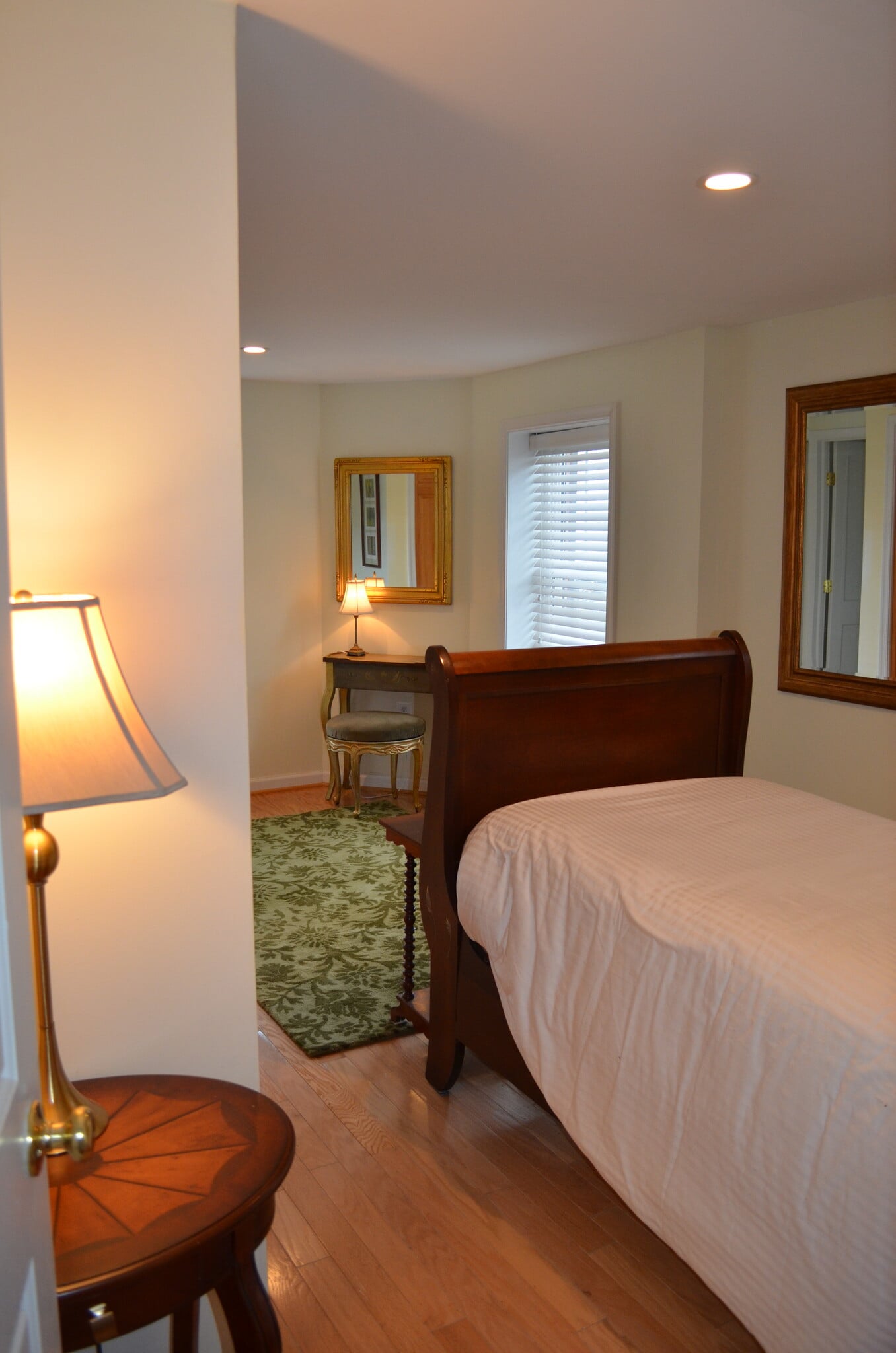 smaller bedroom - 407 Summers Dr