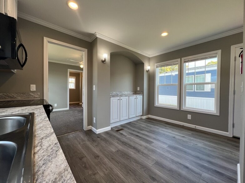 Building Photo - 133 W Sourwood Dr