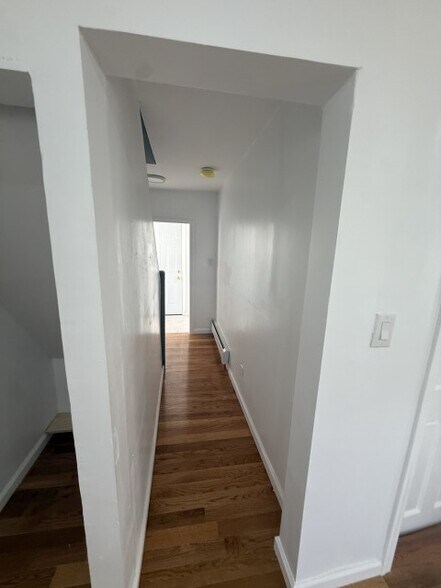 Building Photo - 82 McAdoo Ave