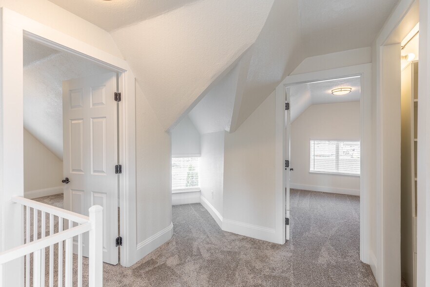 Room 2 & 3 - 1144 SE 85th Ave