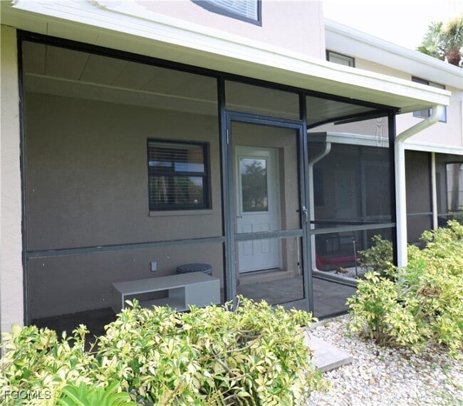 Building Photo - 9639 Eaton Gardens Ln