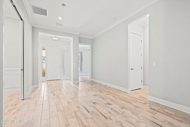 Building Photo - 102 Pine Blossom Trl