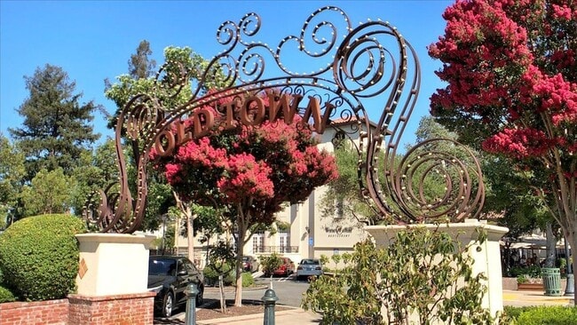 Building Photo - 182 Cuesta De Los Gatos