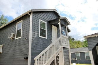 Building Photo - 1401 5th St