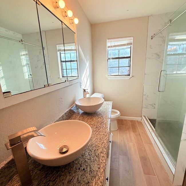 Building Photo - 4004 SE 25th St