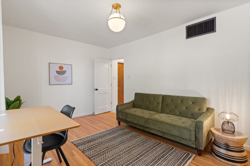 Building Photo - 3600 Mackland Ave NE