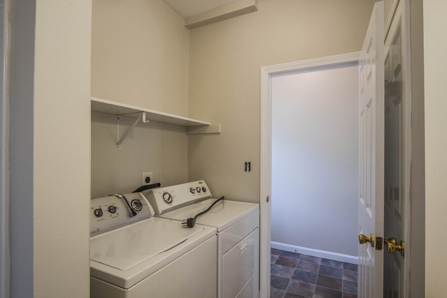 Laundry in Bathroom - 19 Wilson St