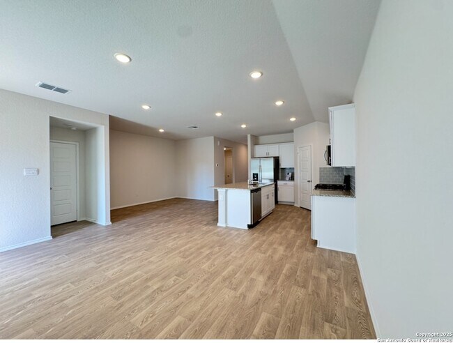 Building Photo - 349 Trent Dr