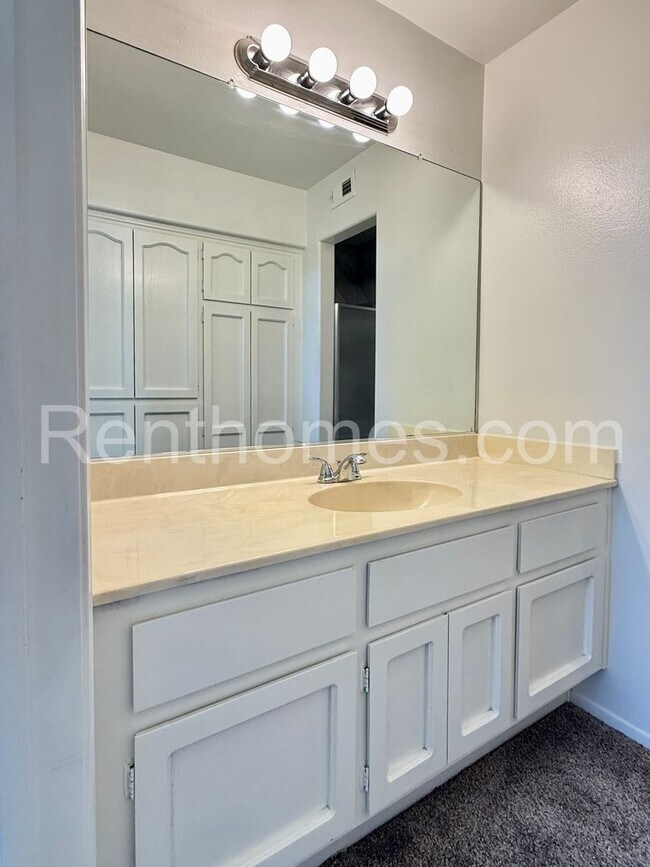 Building Photo - Sabre Springs, 12640 Springbrook Drive #B, Ideal location