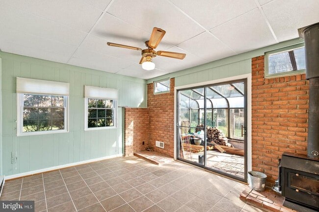 Building Photo - 9711 Cinnamon Creek Dr