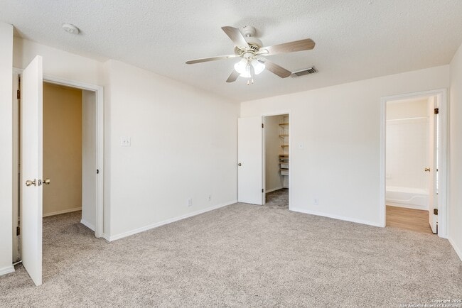 Building Photo - 8811 Breezefield