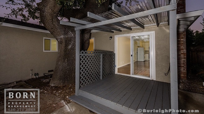 Building Photo - 992 Cleveland St