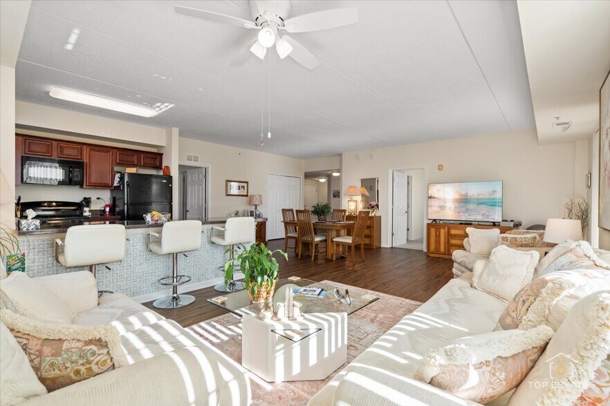 Building Photo - 238 E Irving Park Rd