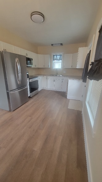 Building Photo - 1935 Cherry Valley Rd