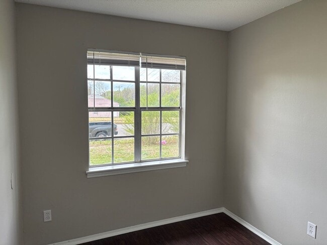 Building Photo - Very Nice Home in Raleigh - Open To Section 8