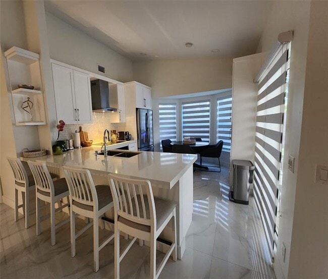 Building Photo - 1303 Seagrape Cir