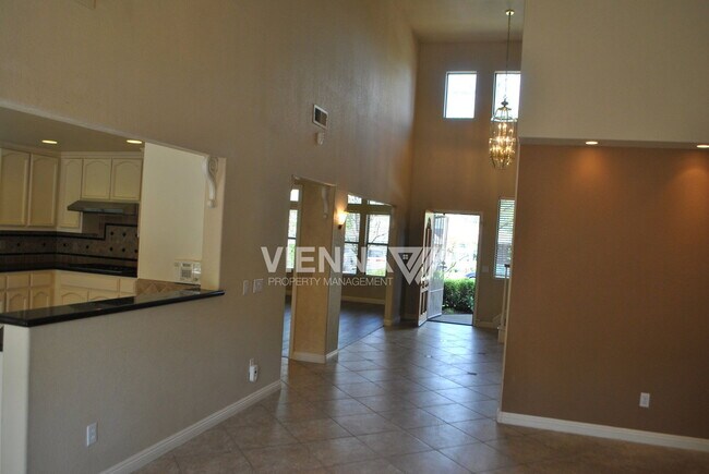 Building Photo - 5325 Thunder Ridge Cir