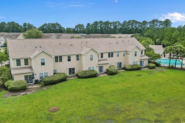 Building Photo - 1060 Fairway Ln