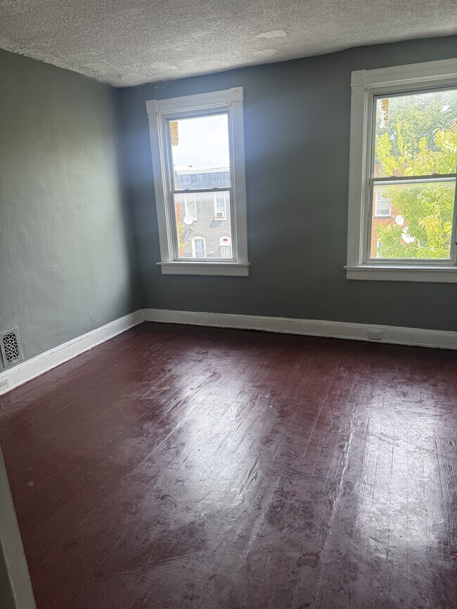 Building Photo - 110 S Catherine St