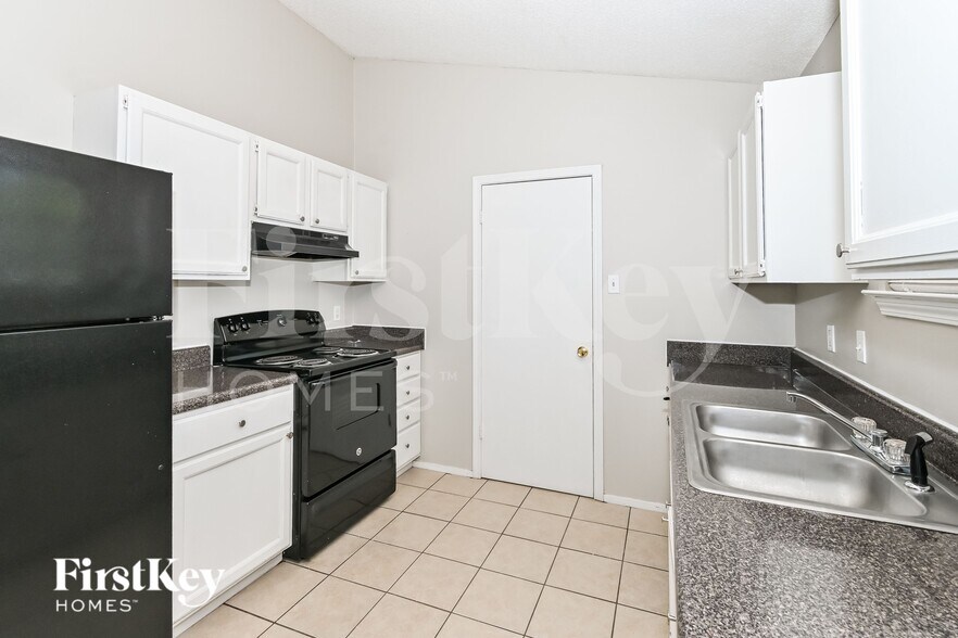 Building Photo - 5765 Ashridge Pl