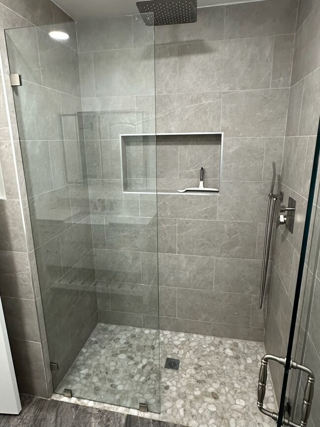 Building Photo - 5217 W Howard Ct