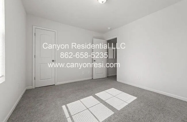 Building Photo - beautiful home with 3 bedrooms!