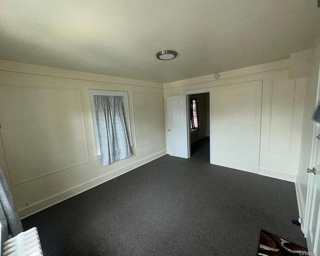 Building Photo - 14 Van Cott Ave