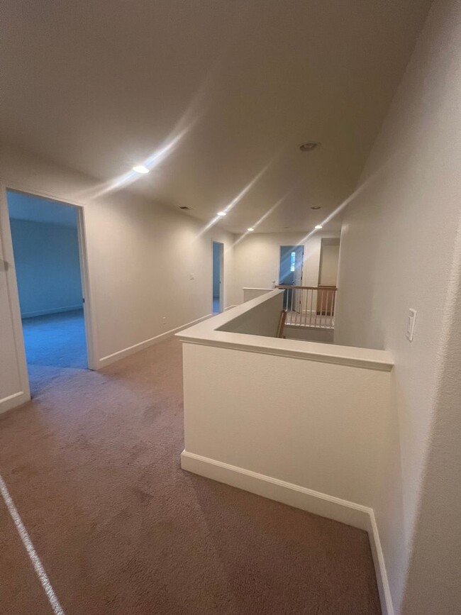 Building Photo - 145 Abelia Ln