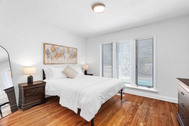 Building Photo - 5382 Kings Park Dr