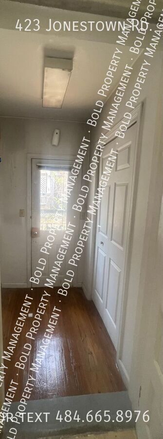 Building Photo - 423 Jonestown Rd