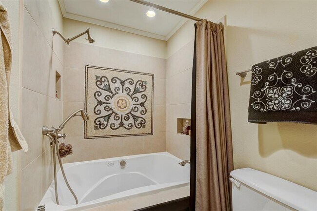 Building Photo - 2409 Bering Dr