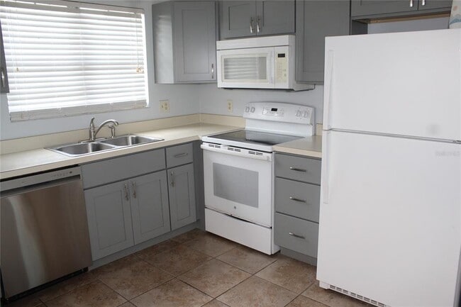 Building Photo - 9869 Aloma Bend Ln