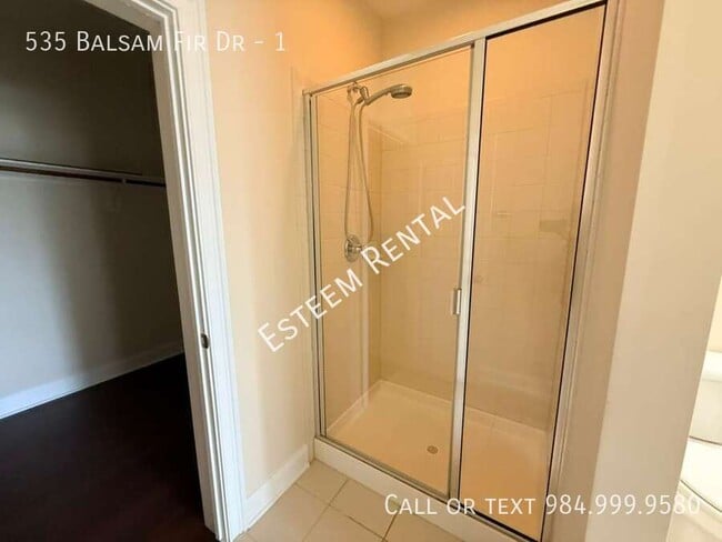 Building Photo - 535 Balsam Fir Dr