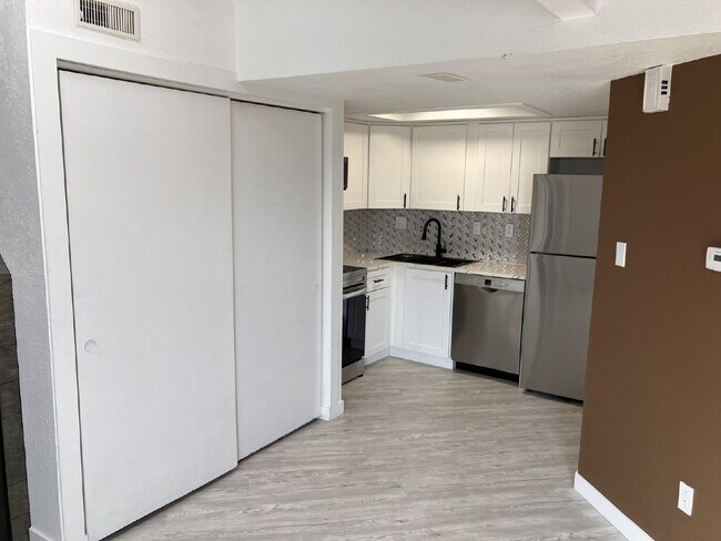 Building Photo - Charming 1-Bedroom, 1-Bathroom Condo In Wind Creek!