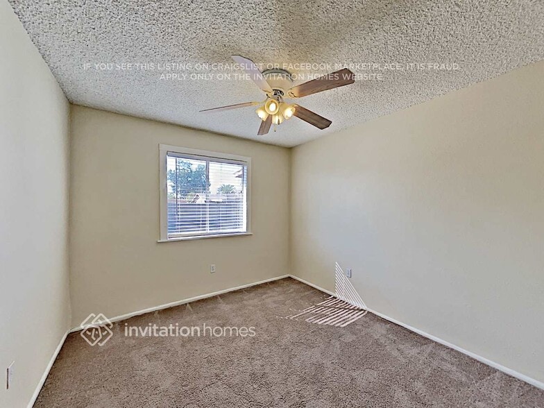 Building Photo - 2853 E Escondido Ave