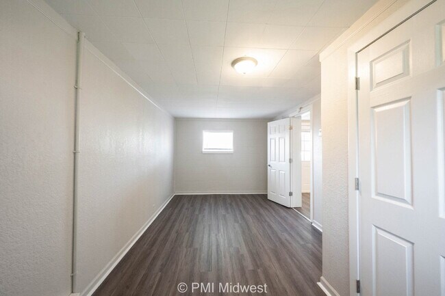 Building Photo - "Charming 1-Bedroom Retreat in Greenfield ...