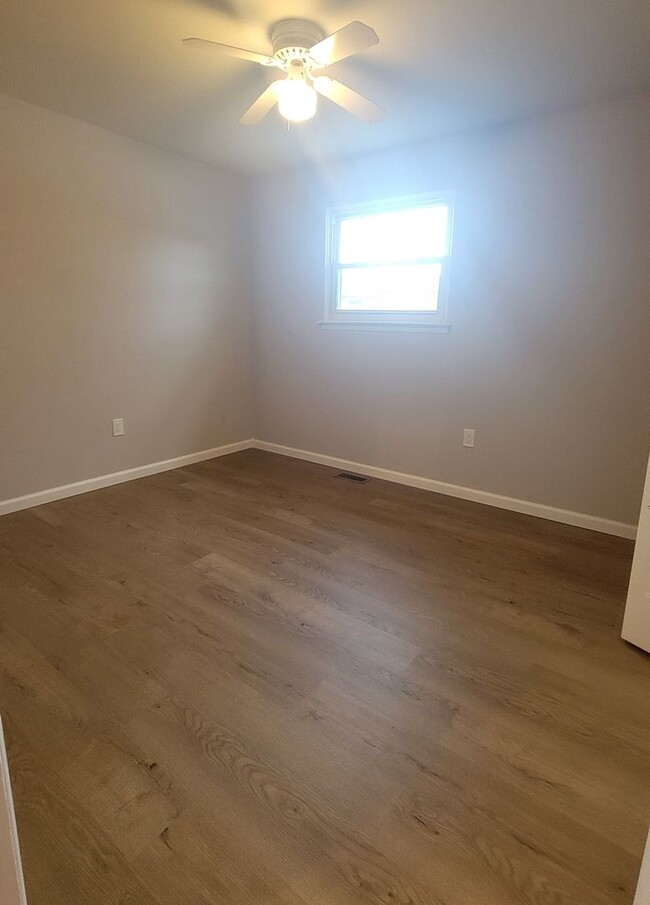 Building Photo - Spacious 3 Bedroom 2.5 Bath Townhome for RENT