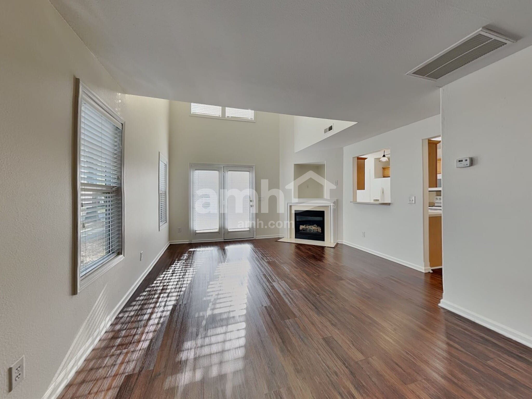 Building Photo - 118 Greenway St