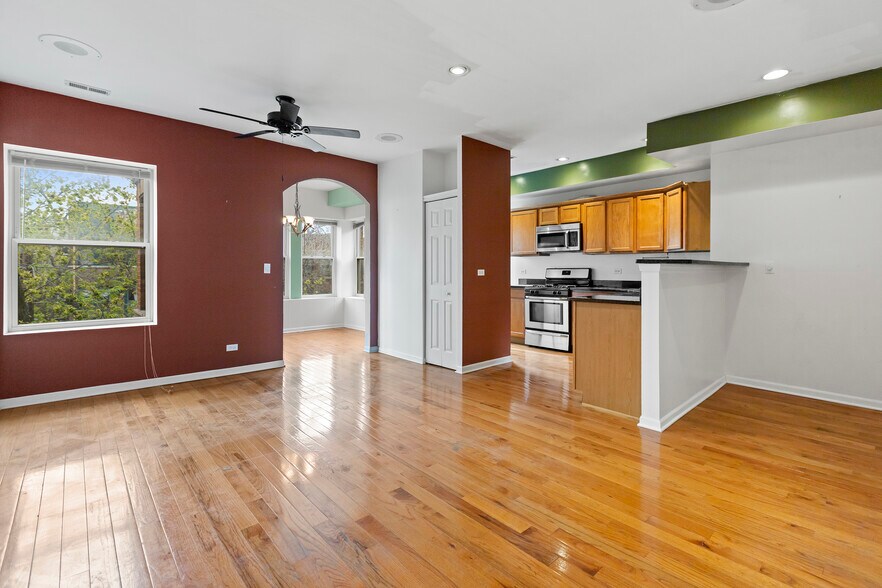 Building Photo - 7717 N Marshfield Ave