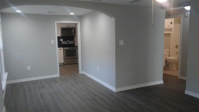 Building Photo - 1410 Joplin St