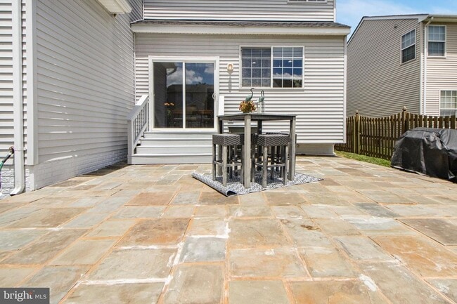 Building Photo - 115 Richard Dr SE