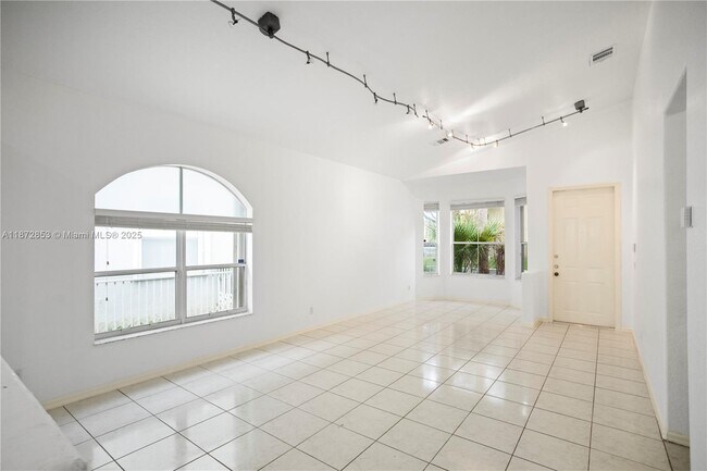 Building Photo - 1840 NW 78th Ave