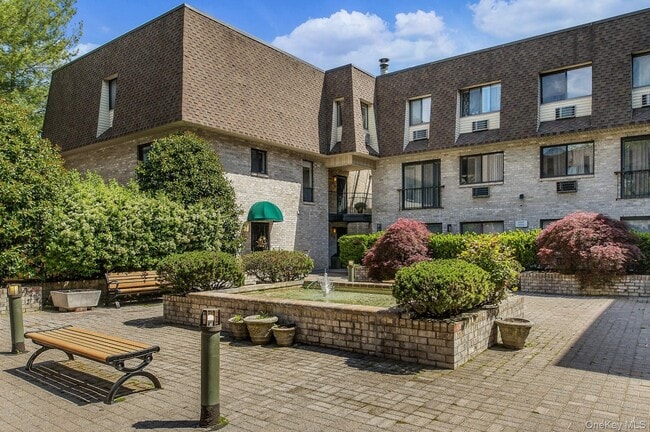 Building Photo - 24 Carhart Ave