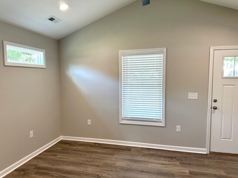 Recessed dimmable lighting - 2217 Kenwood Blvd SE